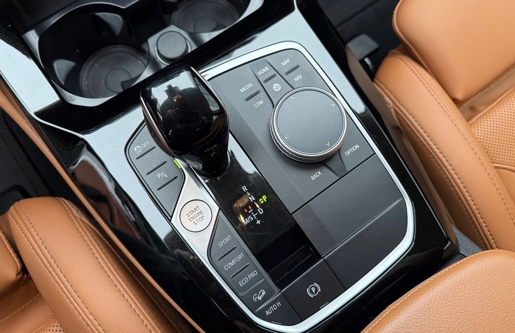 Zunanja slika - BMW X4 - serija : xDrive LCI MODEL •LED• USNJE• TOP • OBROKI• - 19
