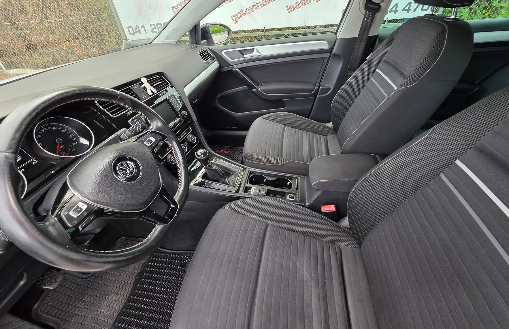 Zunanja slika - Volkswagen Golf - 2.0 TDI BMT CUP EDITION ALU PLATIŠČA-NAVI-PDC - 10