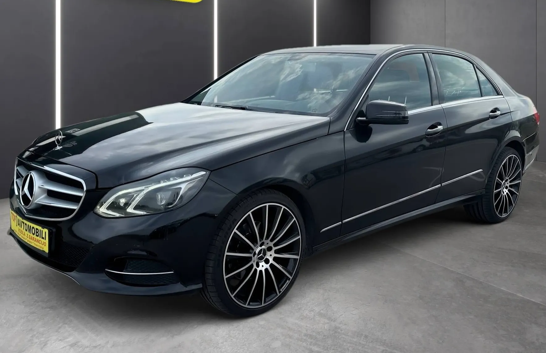 Zunanja slika - Mercedes-Benz E-Razred - 250 CDI SLOVENSKO VOZILO NAVI PDC TEMPOMAT TOP - 3