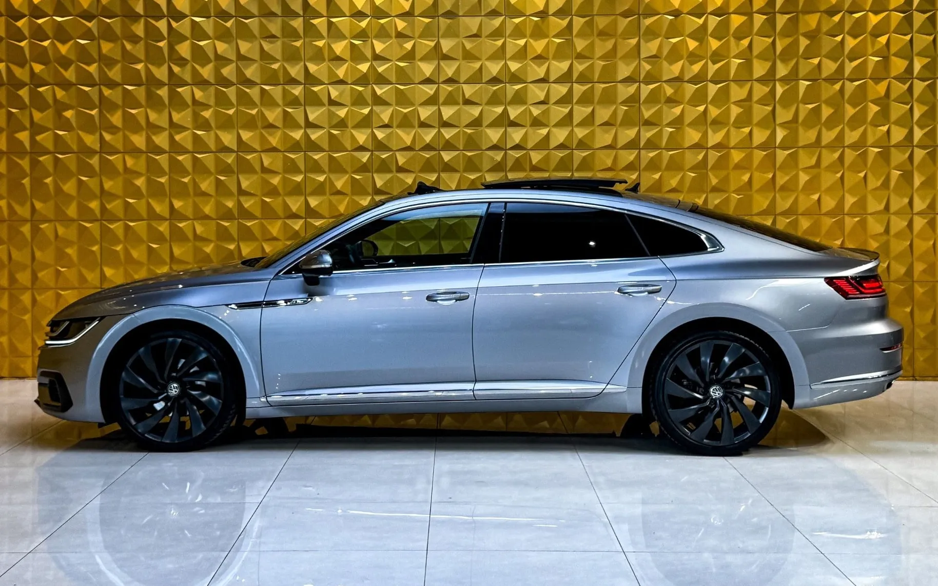 Zunanja slika - Volkswagen Arteon - 2.0 TDI AUT. R Line-PANO-MASAZA-VIRTUAL-KAMERA - 6