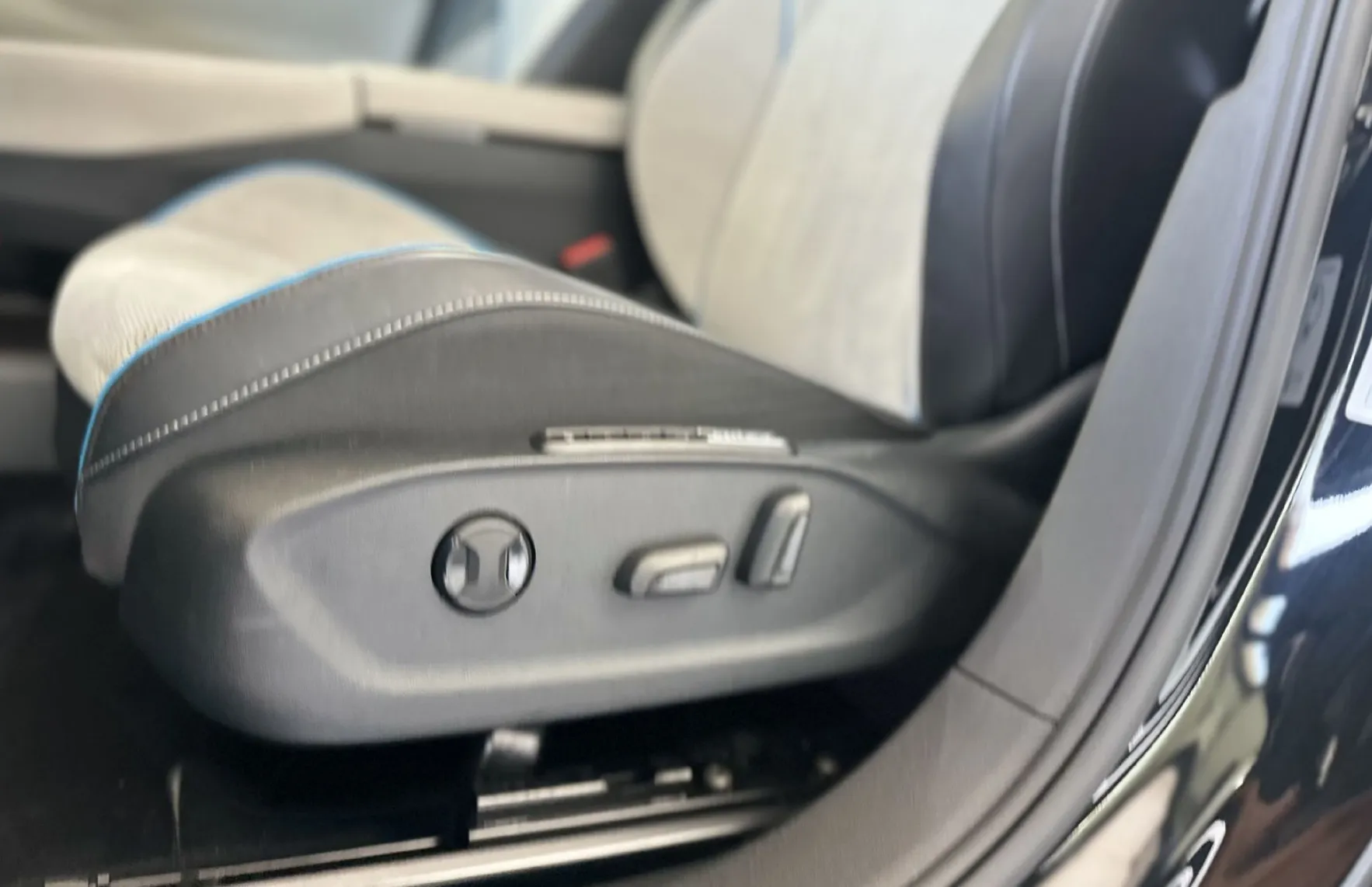 Zunanja slika - Volkswagen ID.7 - 210kW.NEMŠKI+4ALU.KAMERA.LED.NAVI.USNJE.ACC.PANORA - 6