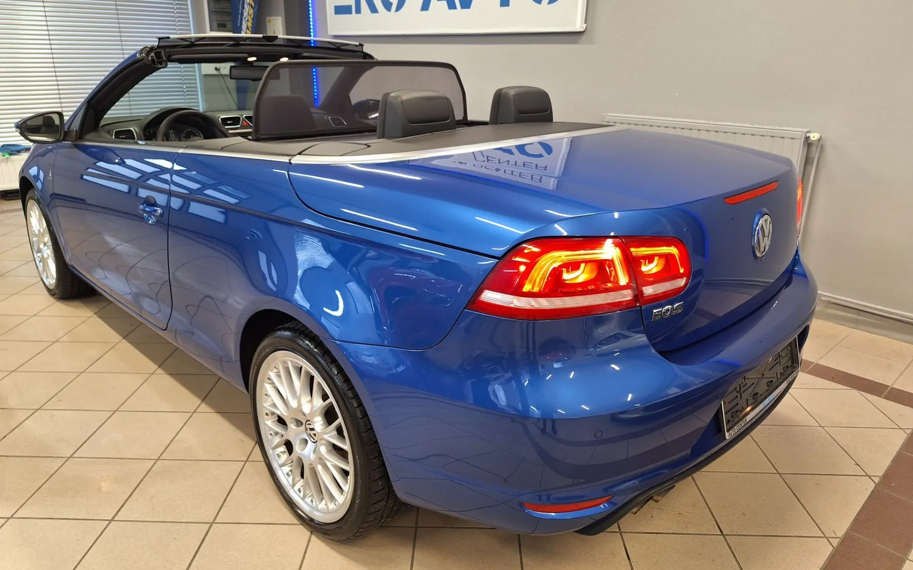 Notranja slika - Volkswagen Eos - 1.4 TSI 1 LASTNIK-ALU-PDC-GRETJE SEDEŽEV-TEMP.-... - 7