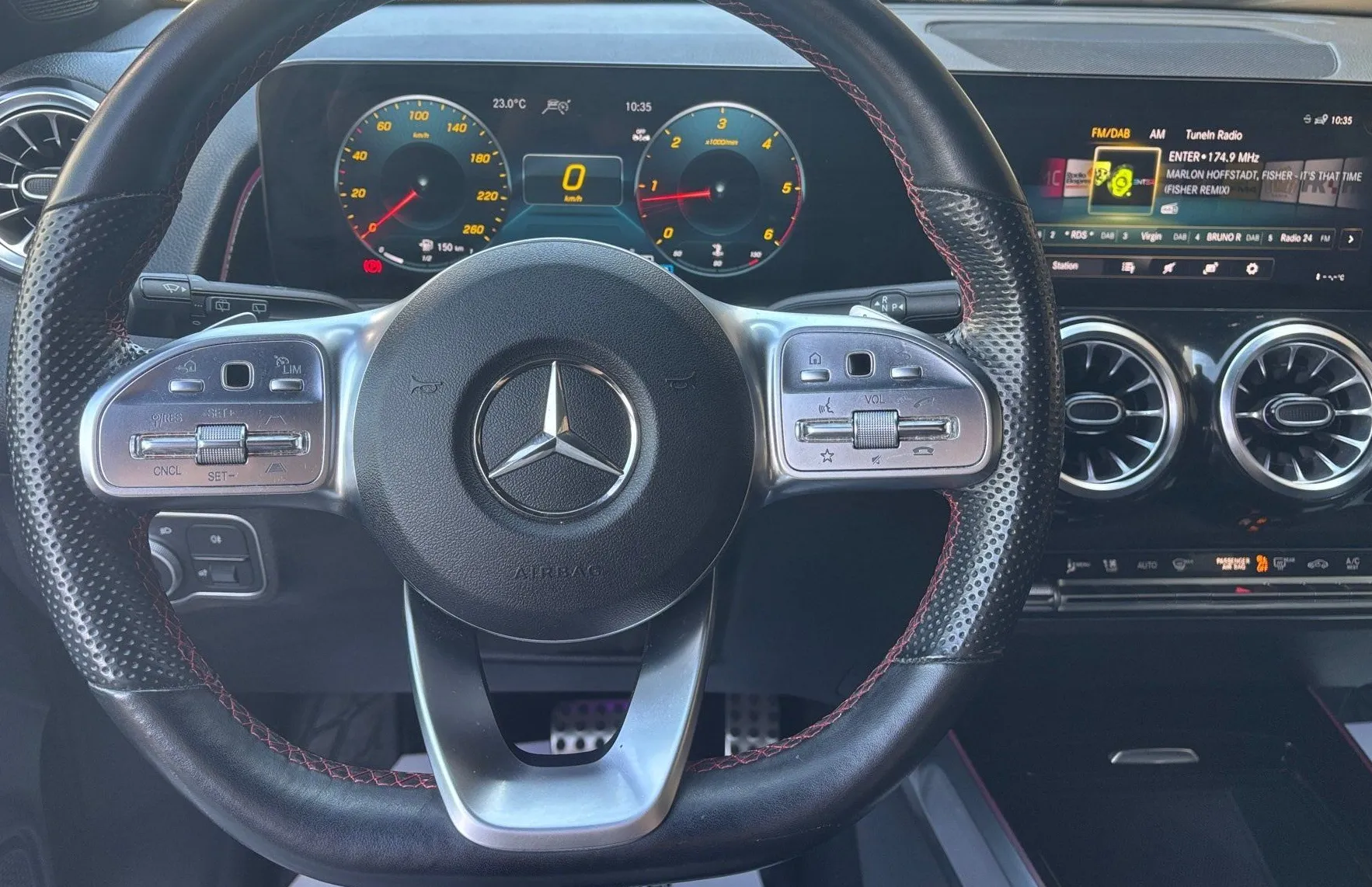 Zunanja slika - Mercedes-Benz GLB-Razred - GLB 200d AMG LINE ACC KAMERA VIRTUAL - 10