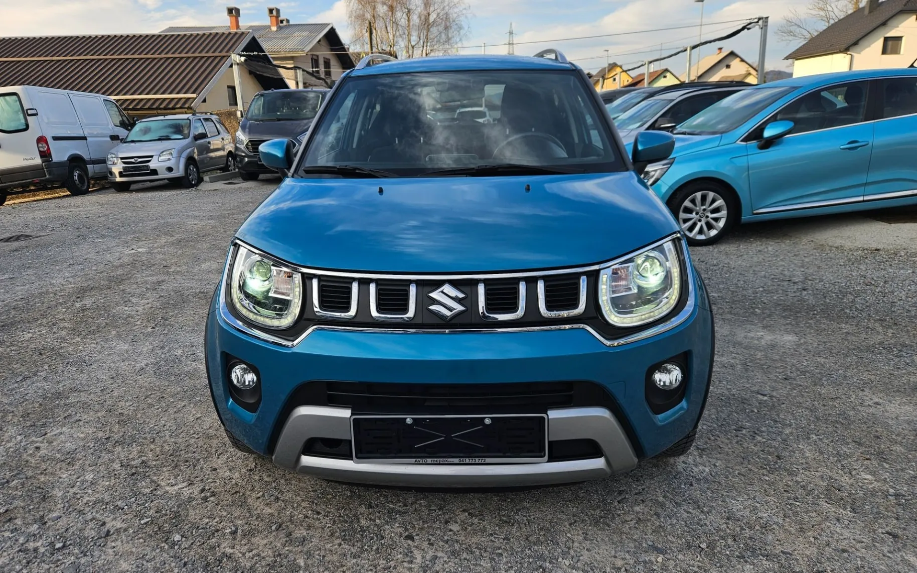 Notranja slika - Suzuki Ignis - 1.2 VVT Hybrid. 1.LASTNIK  SLO LED KAMERA... - 13