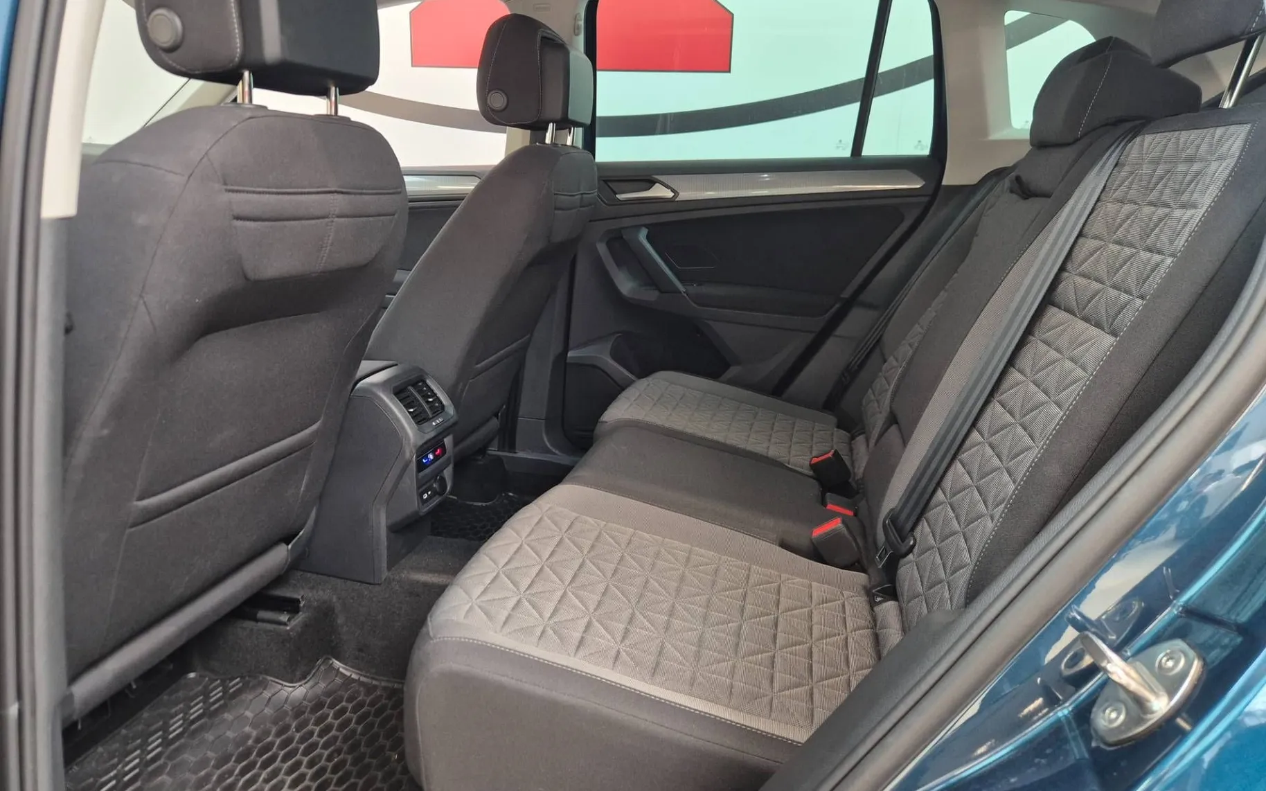 Notranja slika - Volkswagen Tiguan - 1.5 TSI Life DSG - 9