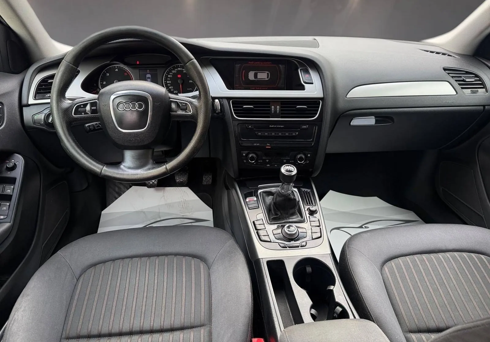 Notranja slika - Audi A4 Avant - avant 2.0 TDI 105 kW - 8