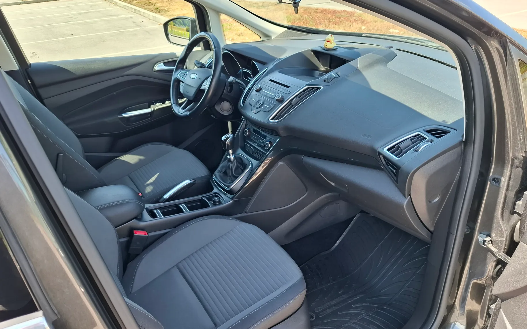 Notranja slika - Ford C-MAX - 1,0 EcoBoost Titanium - 8
