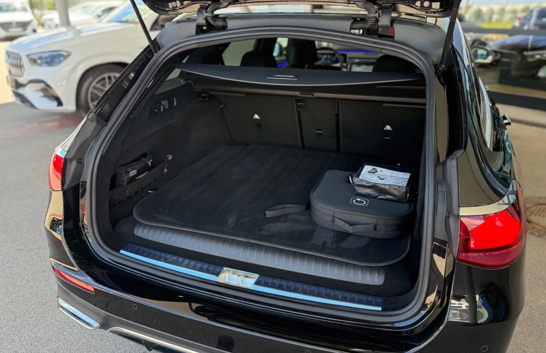 Zunanja slika - Mercedes-Benz E-Razred - 300e T AMG LINE - 8