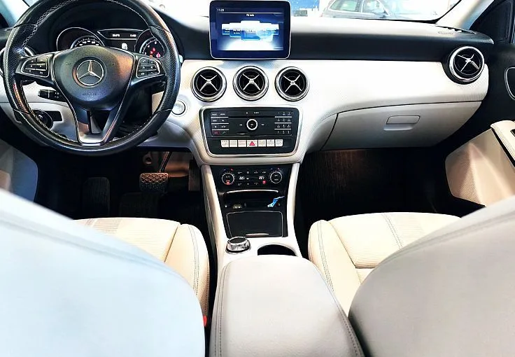 Zunanja slika - Mercedes-Benz A-Razred - 200 AVT-PRESTIGE BEIGE NOTRANJOST-LED-AMBI-VIDEO - 7