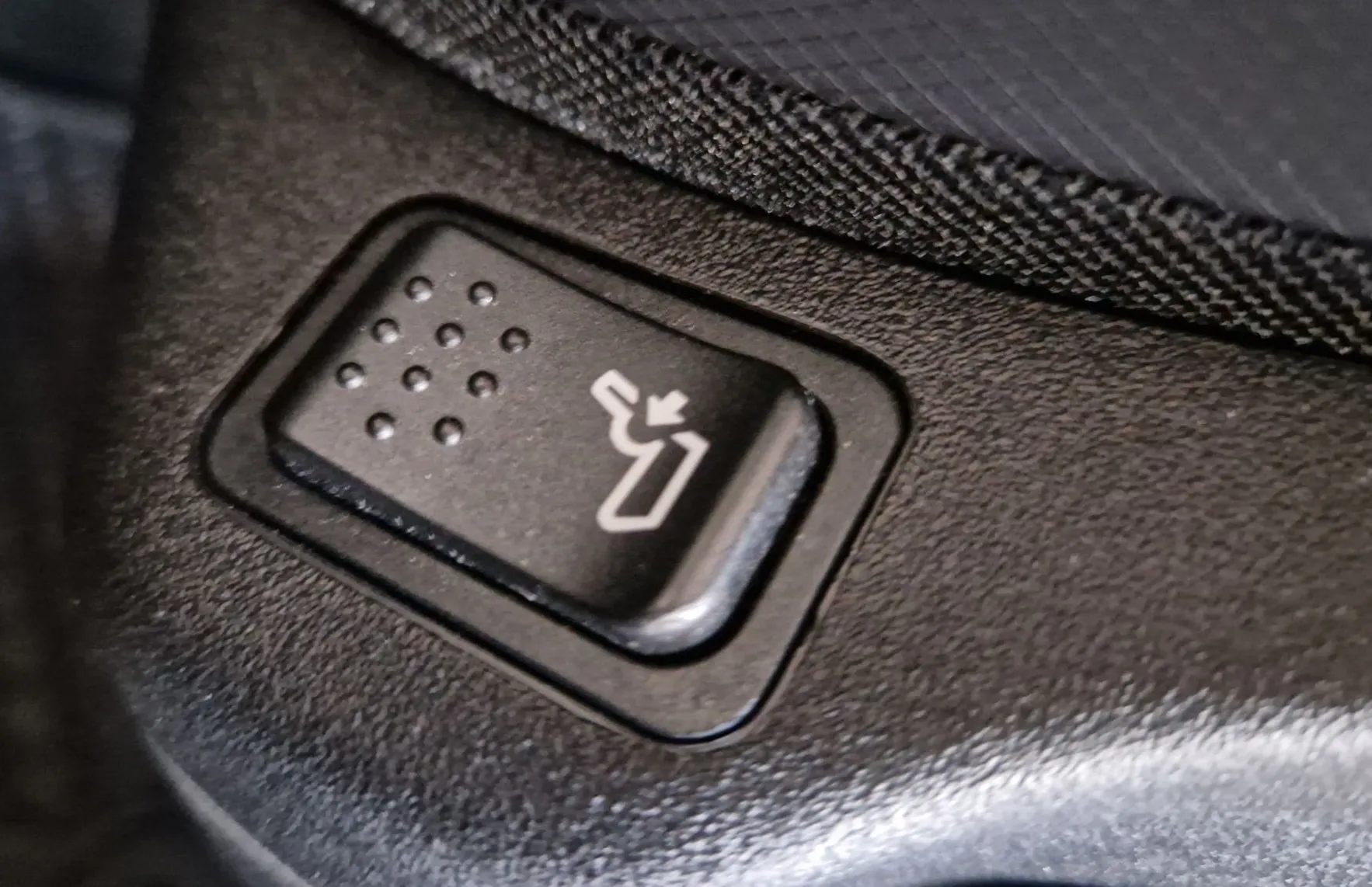 Zunanja slika - Jeep Renegade - 1.5 T4 e-Hybrid Altitude DCT - 13