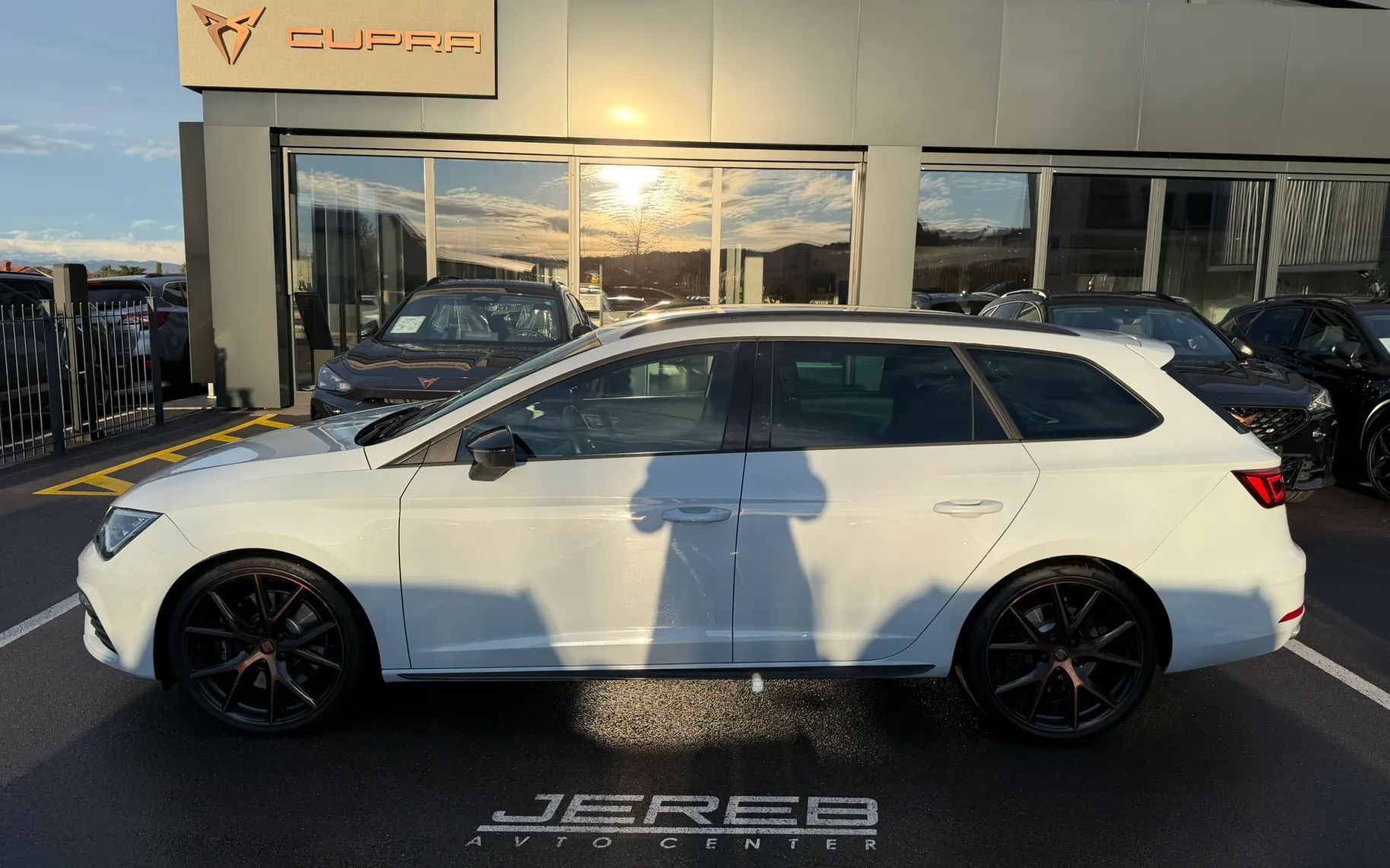 Zunanja slika - Seat Leon - 2.0 TSI 221KW DSG CUPRA ST 4WD - 2
