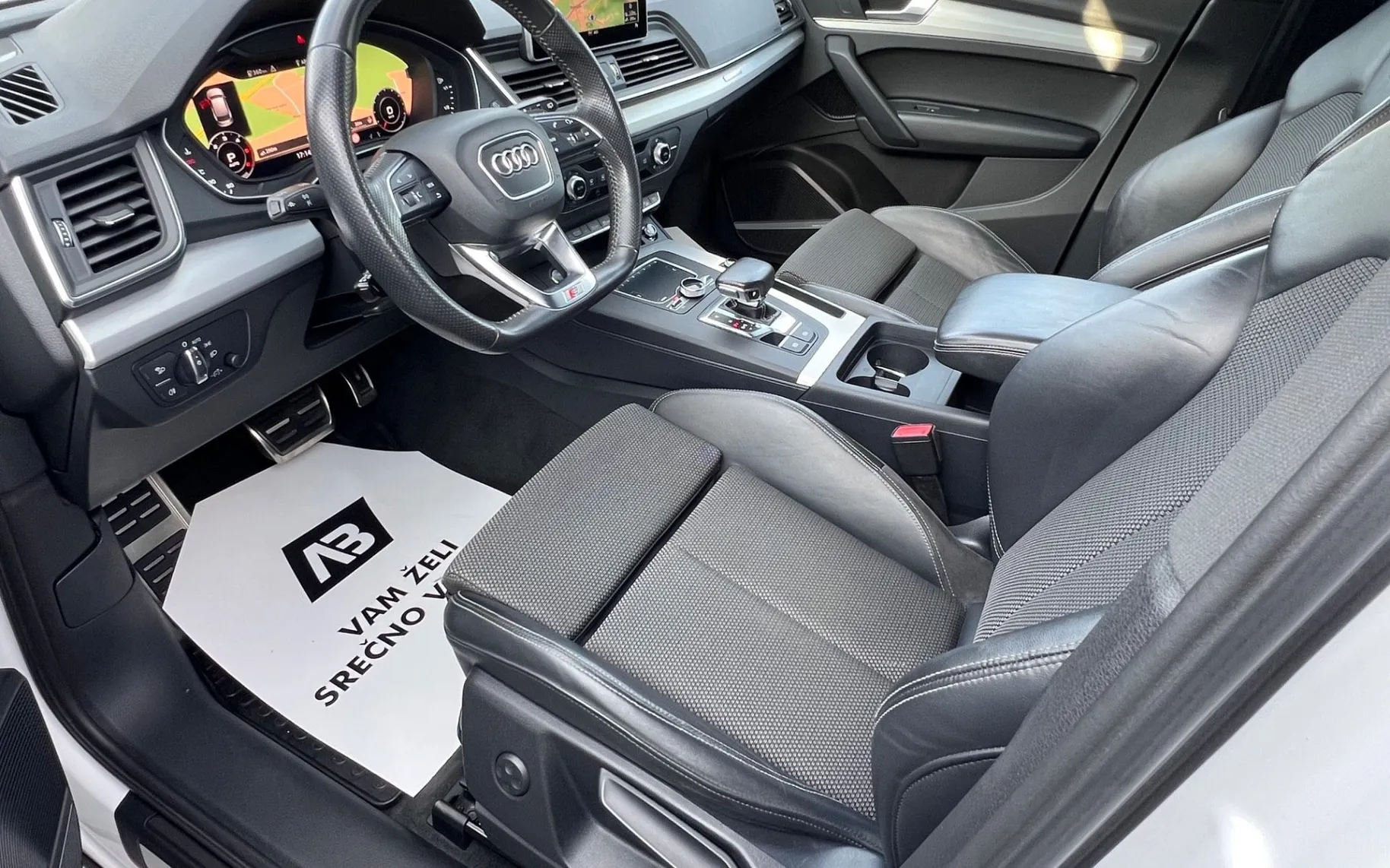 Notranja slika - Audi Q5 - 2.0 TDI+3xS-Line+VIRTUAL+Q+PANO+ACC+AMBI - 11
