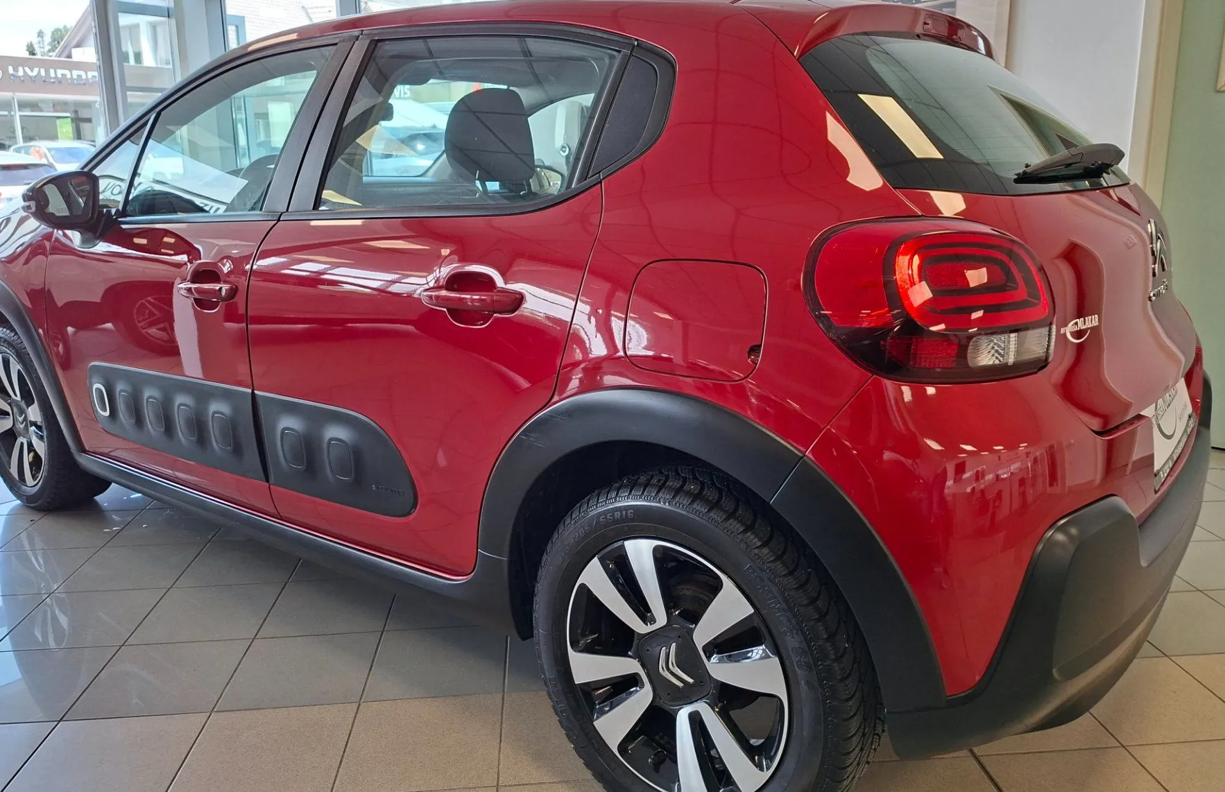 Zunanja slika - Citroën C3 - 1.2 PureTech 82 Feel-SLO-LED-ODLIČEN- - 3