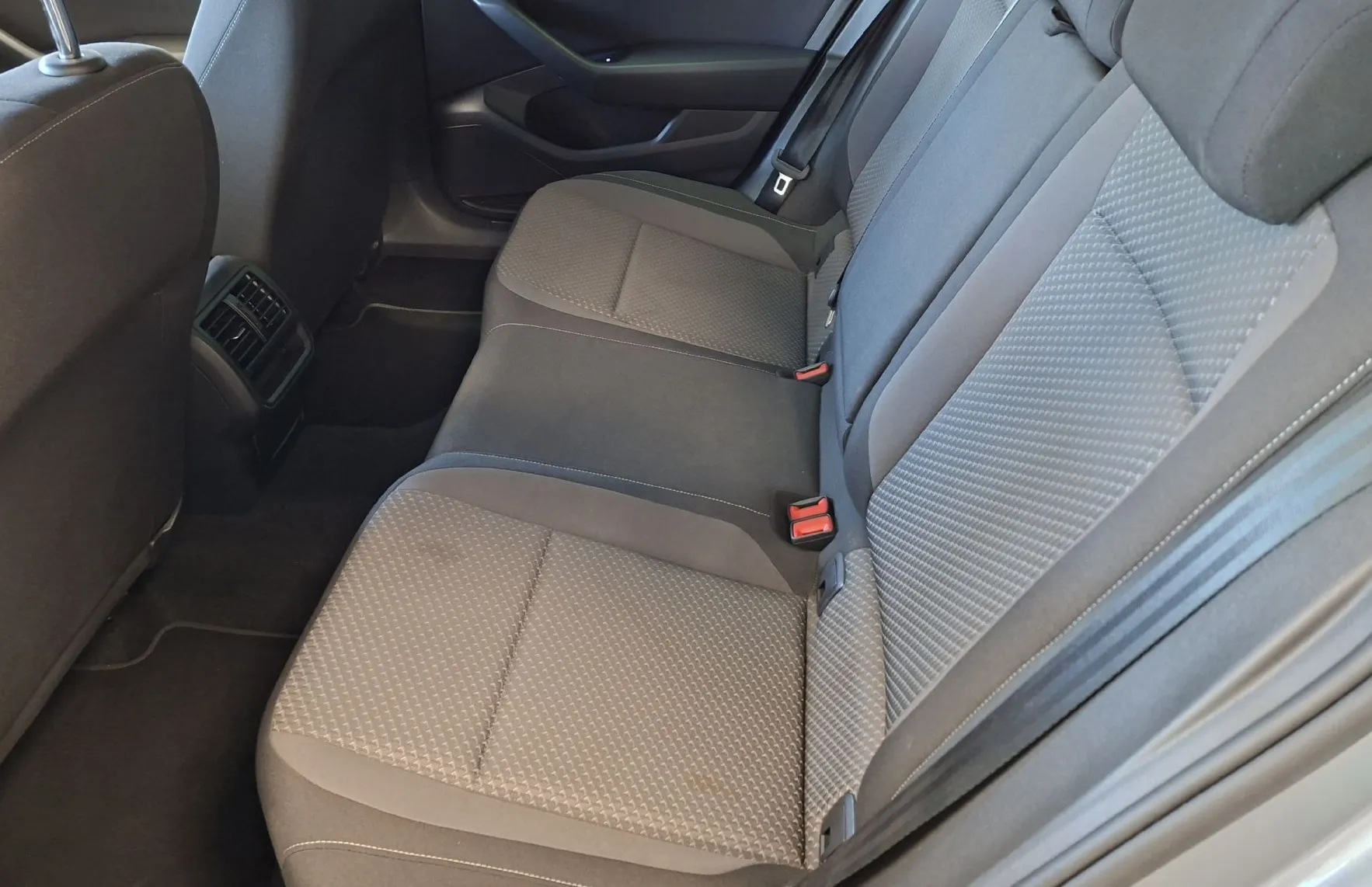 Zunanja slika - VW Passat - Variant 2.0 TDI BMT SCR BASIS avt. 110kW - 18