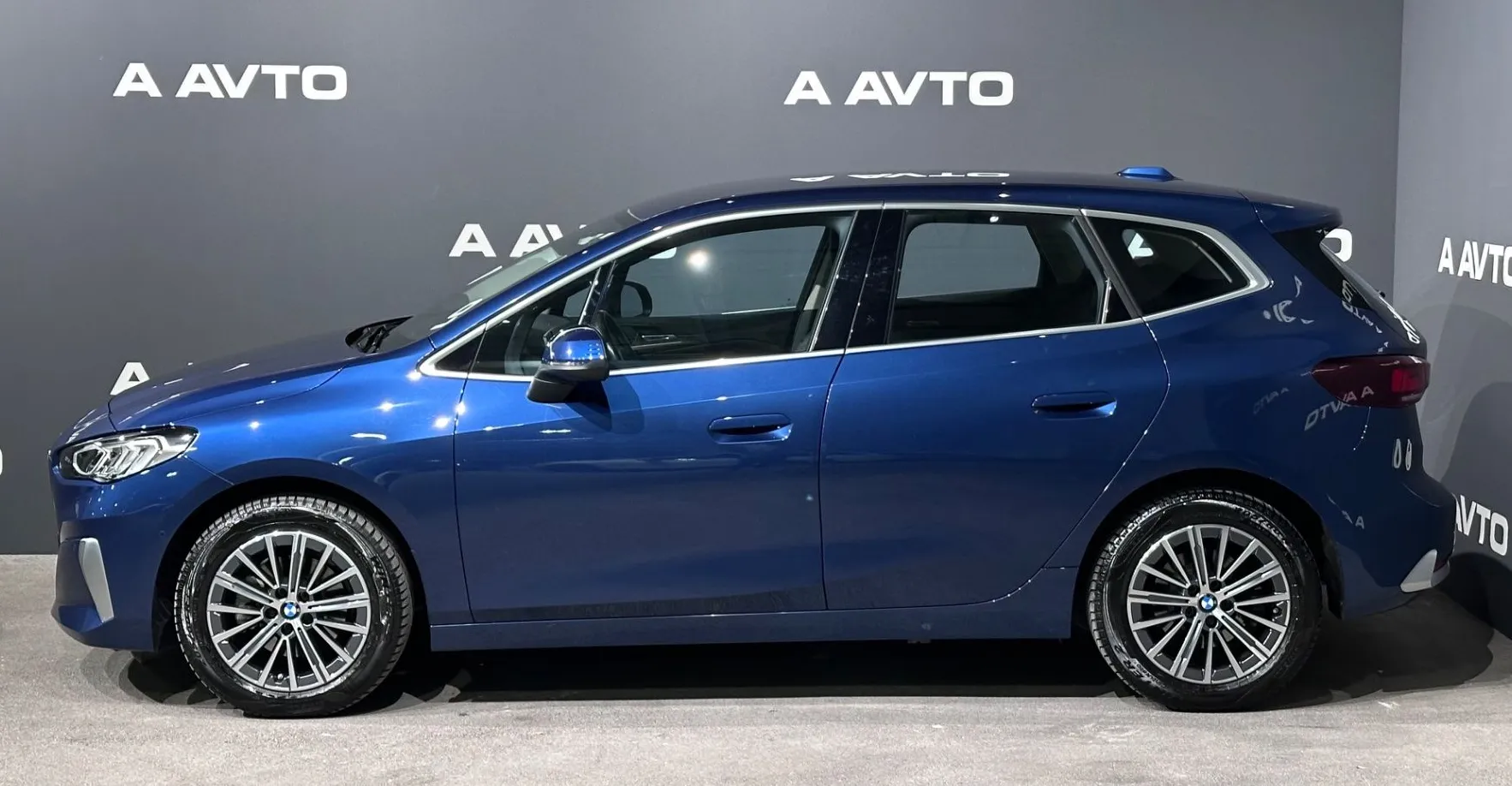 Zunanja slika - BMW Serija 2 - Active Tourer: 218d Active Tourer Luxury Line Avt.-KAMER - 4