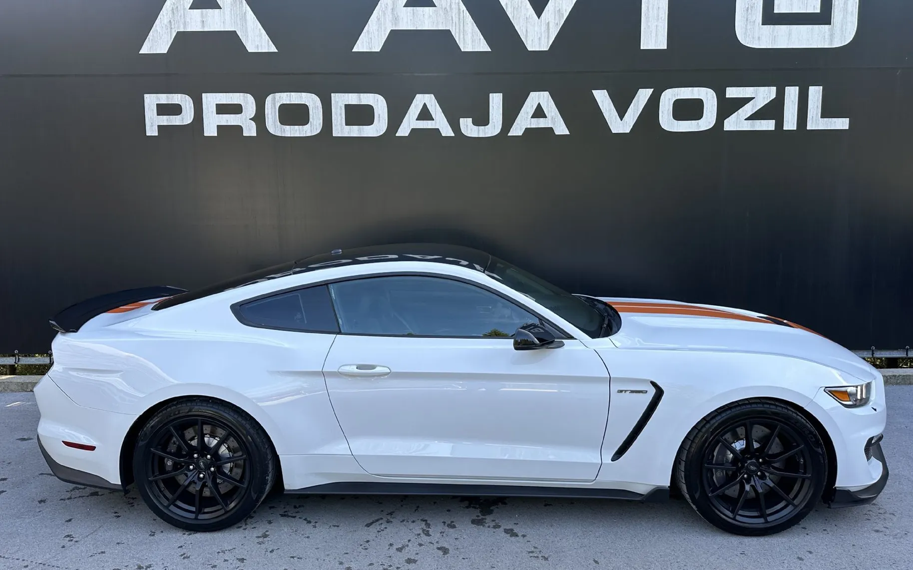 Zunanja slika - Ford Mustang - SHELBY 5.2 V8 FPC 533KS - ATRAKTIVEN - 3