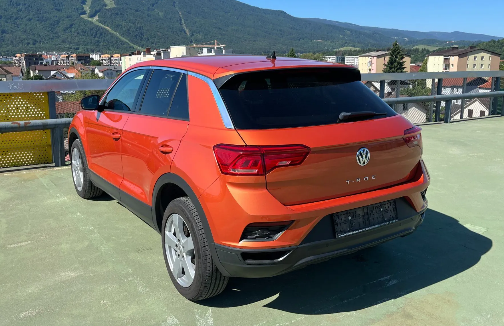 Zunanja slika - VW T-Roc - 1.6 TDI BMT 2X PDC. NAVI. SAMO 88.645 KM. - 7