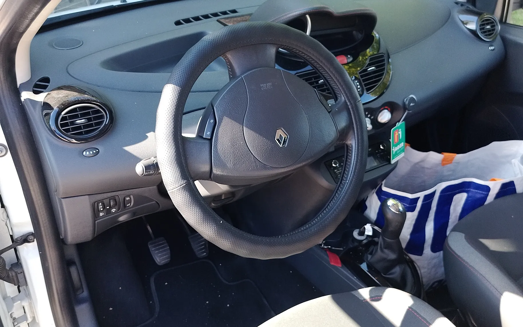 Notranja slika - Renault Twingo - 1.5 DCI - 4