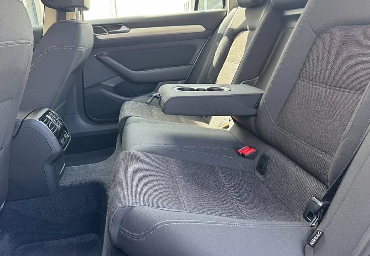 Zunanja slika - Volkswagen Passat - Variant 2.0 TDI Comfortline avt.-RADAR-SENZORJI-KREDIT - 10