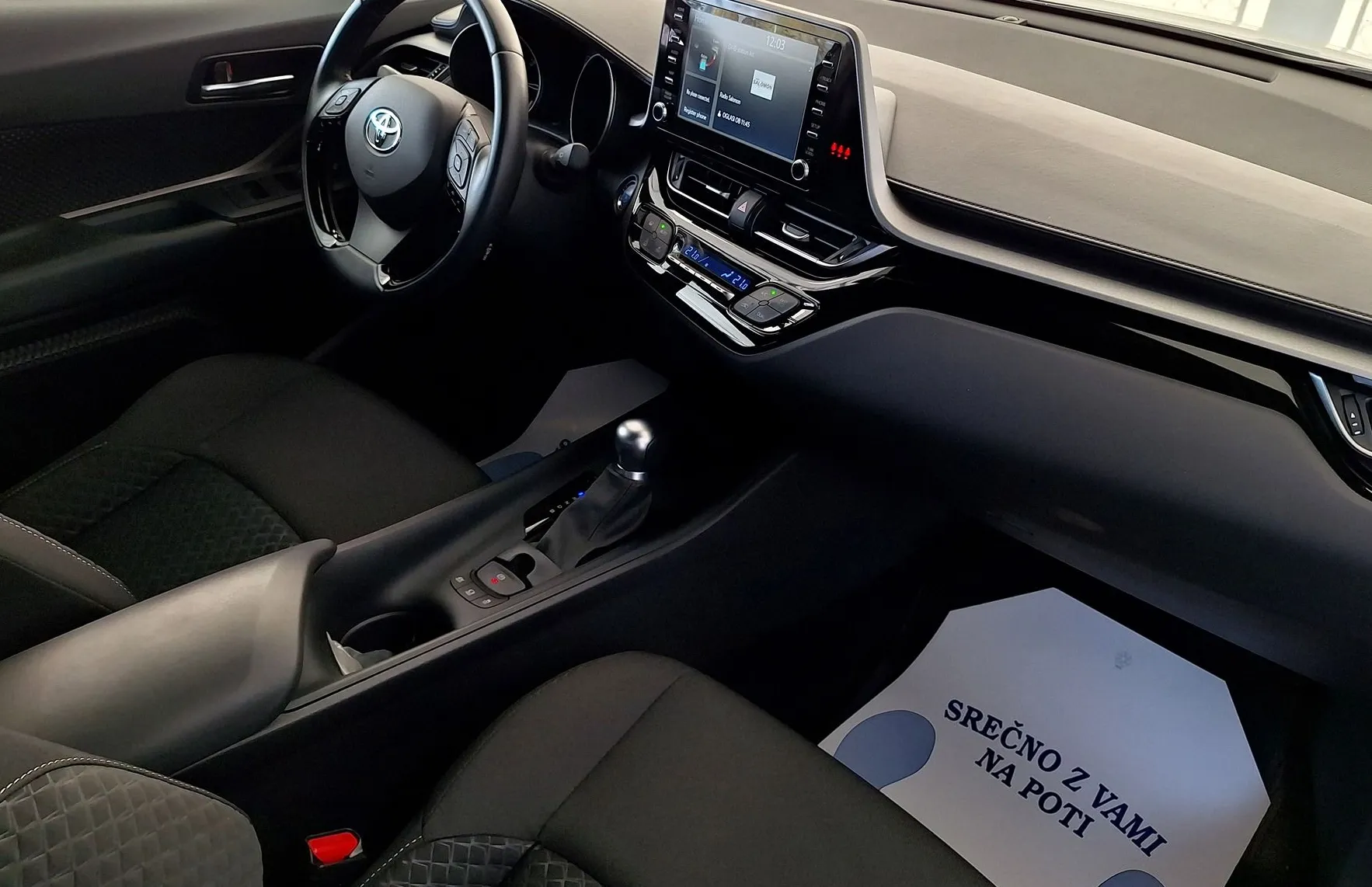 Zunanja slika - Toyota C-HR - 1.8 Hybrid C-ENTER Smart Bi-Tone - 12
