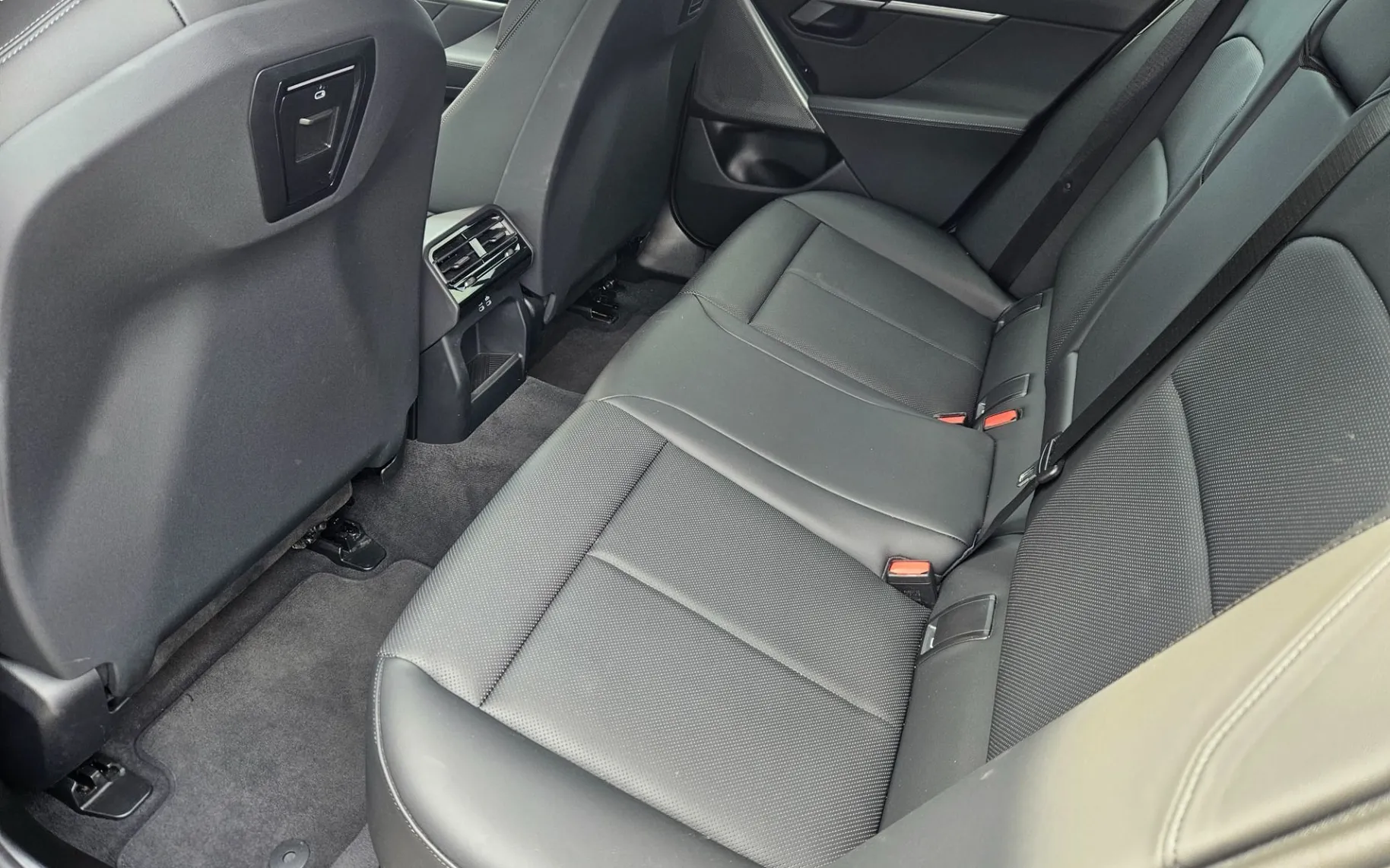 Notranja slika - BMW serija 5 Touring: - 520d  AT   1.LASTNIK SLO VIRTUAL  LED - 11