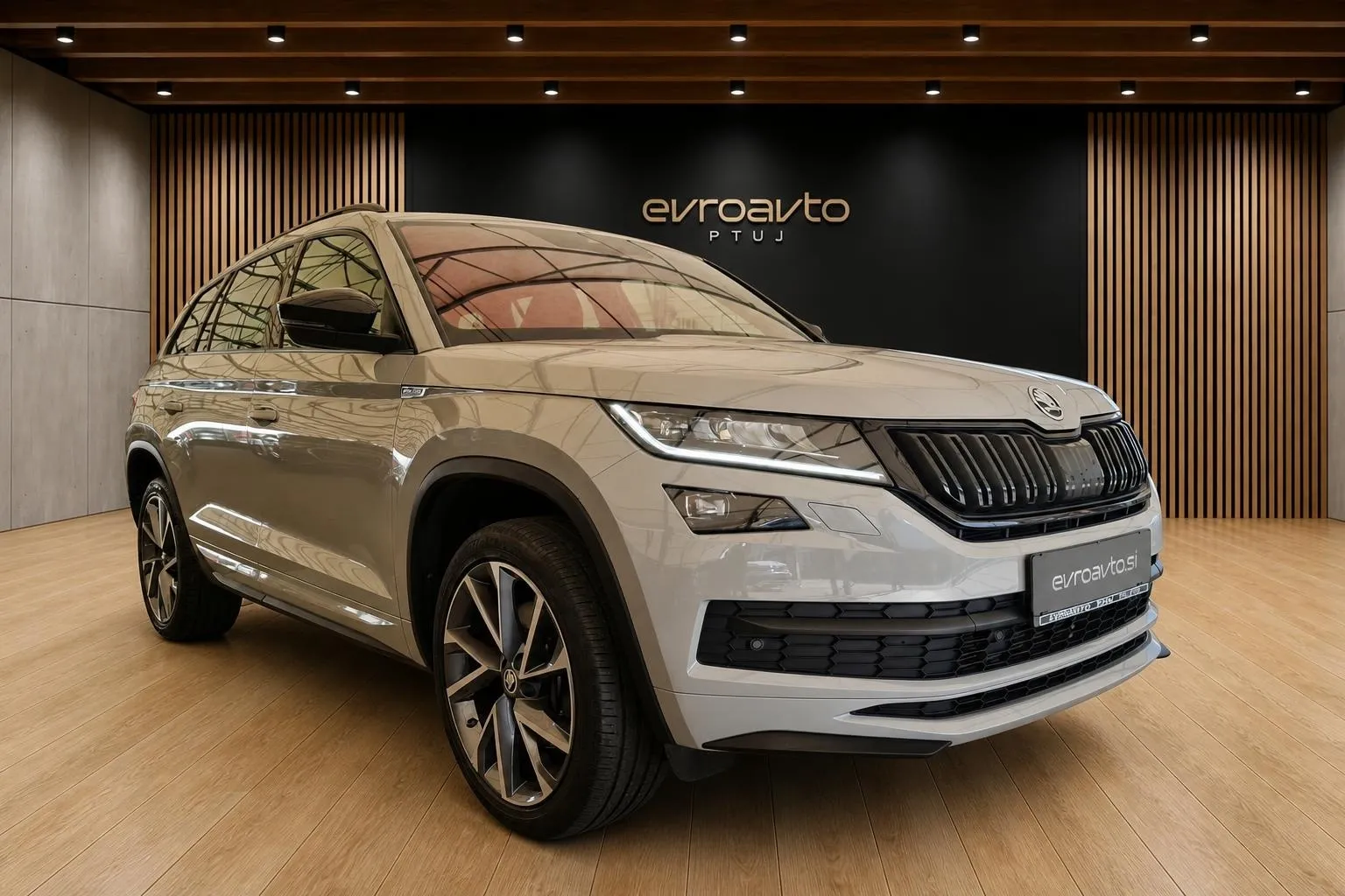 Zunanja slika - Škoda Kodiaq - 4x4 2.0 TDI Sportline DSG•Canton•Matrix•Radar - 6