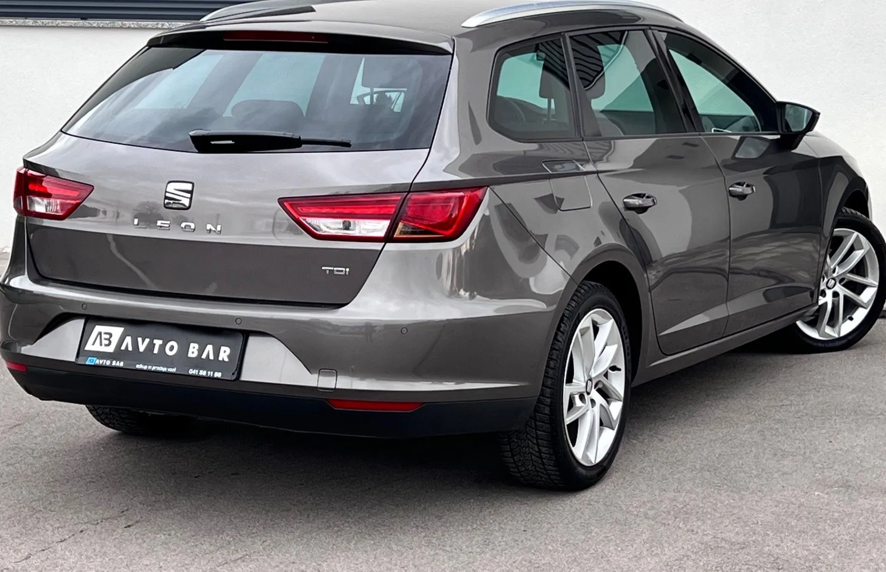 Zunanja slika - Seat Leon - 1.6 TDI+SLO+ALU+NAVI+PDC+LED - 7