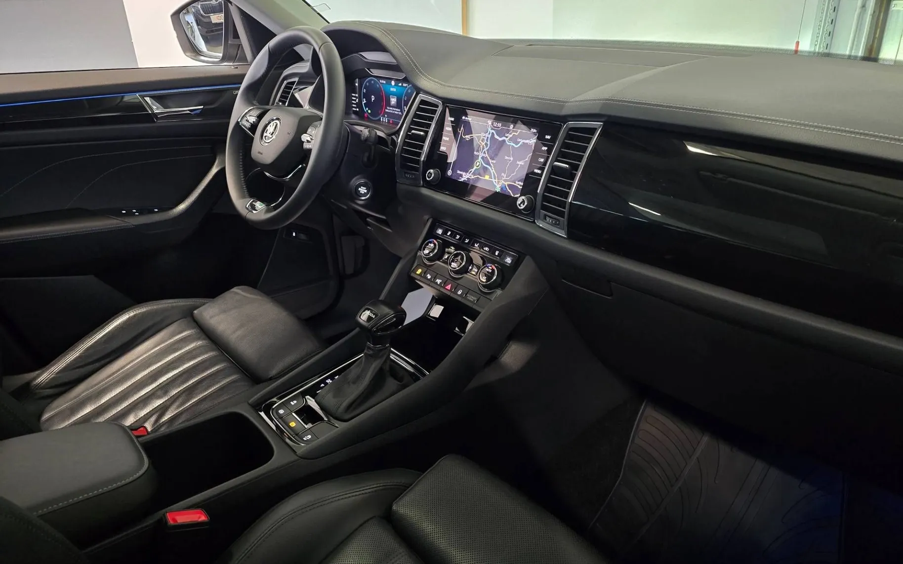 Notranja slika - Škoda Kodiaq - 2.0 TDI L K DSG - Matrix.360kam.DCC.pano.Canton - 10