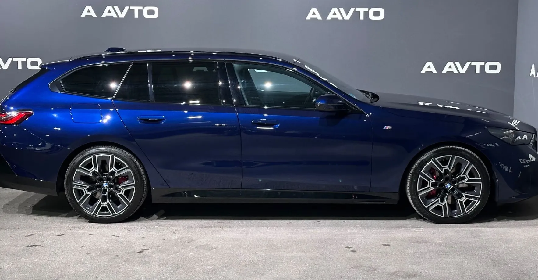 Zunanja slika - BMW Serija 5 - Touring: 540d xDrive Touring-M PRO-ICONIC-HARMAN-VK-20CO - 3
