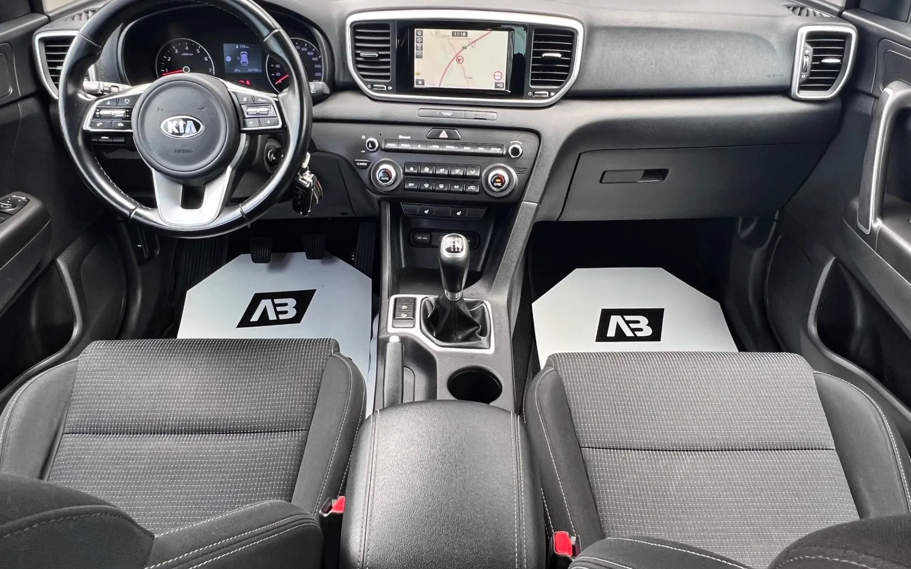 Notranja slika - KIA Sportage - 2WD 1.6 GDI+1. LAST+SLO+NAVI+PDC - 12