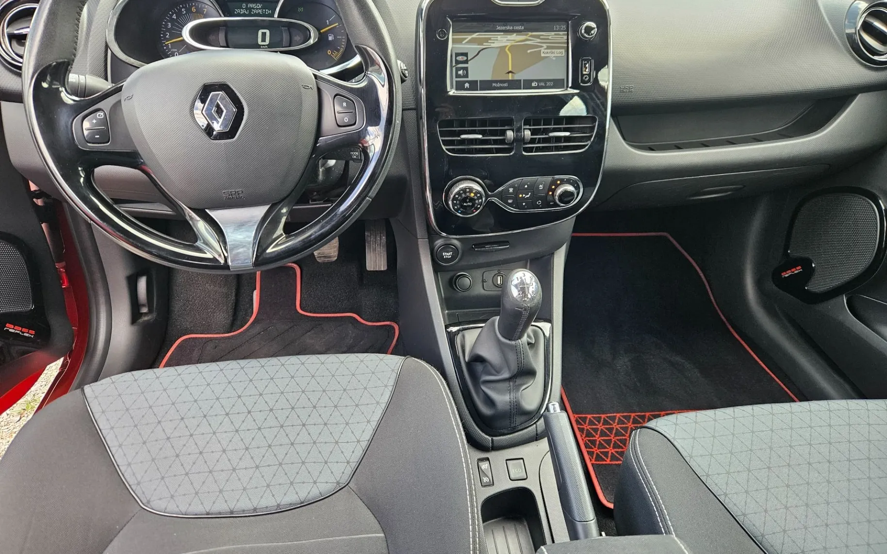 Notranja slika - Renault Clio - TCe 90  Dynamique  SLO  NAVI - 20