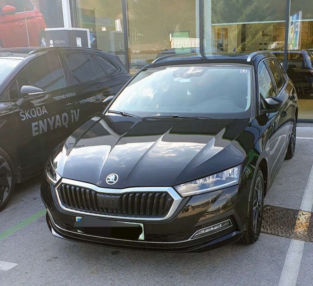 Zunanja slika - Škoda Octavia - Combi 2,0 TDI Style DSG - 2