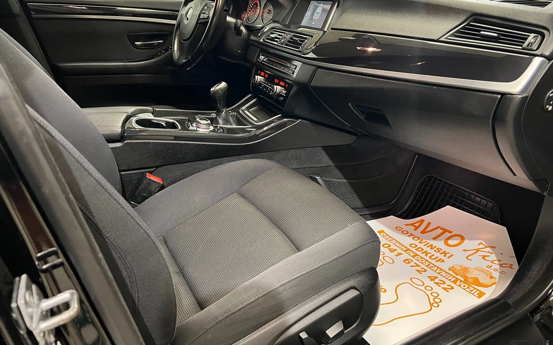 Notranja slika - BMW serija 5 Touring: - 520d-BI-XENON-TEMPOMAT-SOFT CLOSE-PDC... - 10