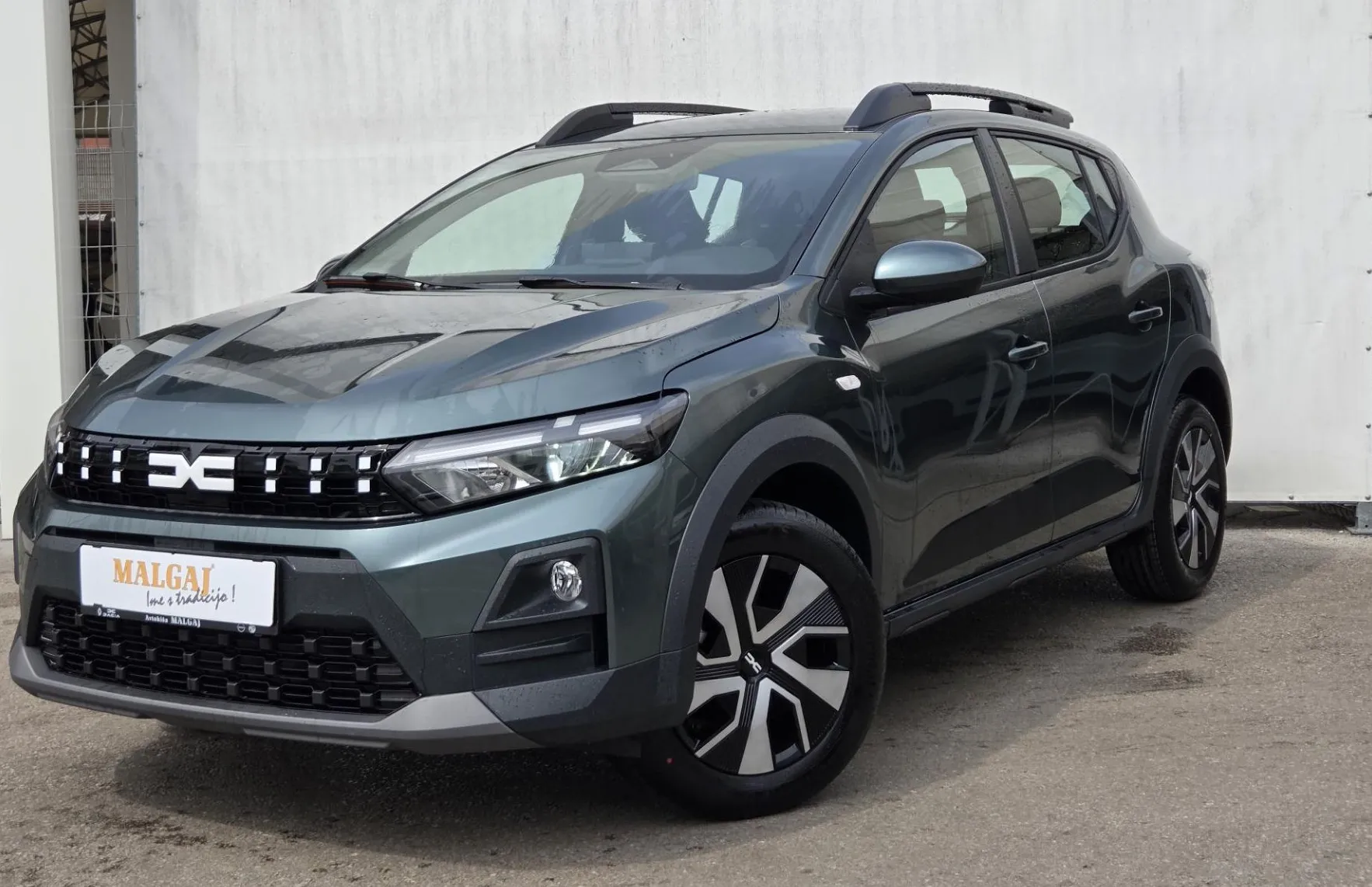 Zunanja slika - Dacia Sandero - Stepway Expression TCe110 + Paket Zima - 1