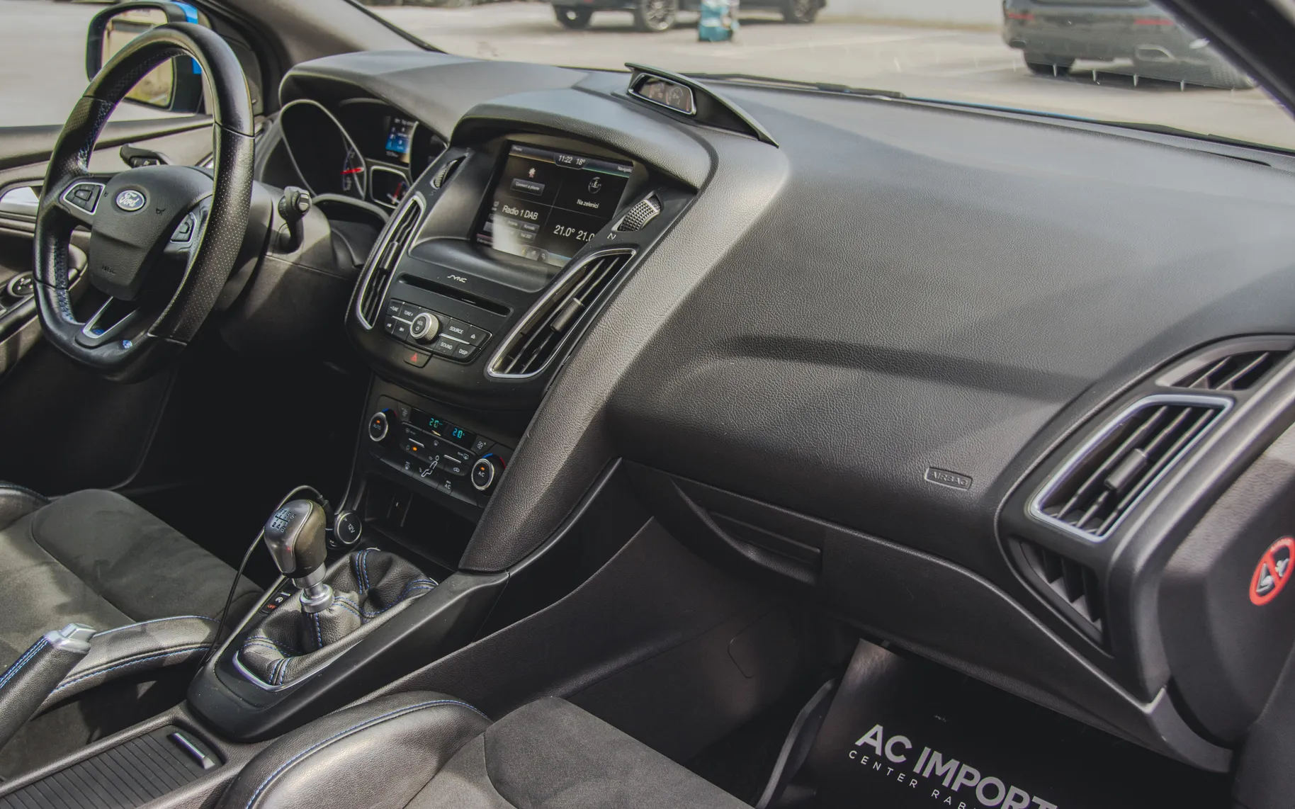 Zunanja slika - Ford Focus - 2.3 EcoBoost RS 4x4-RECARO-BREMBO-NAVI-SYNC-DAB-19 - 9