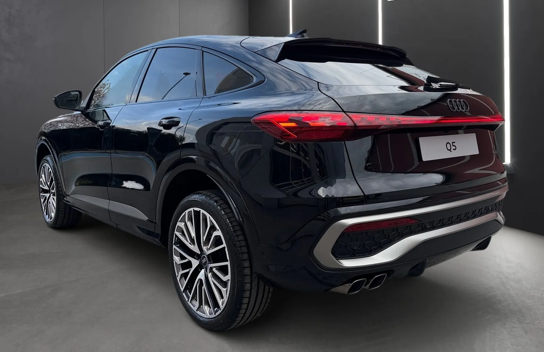 Zunanja slika - Audi Q5 Sportback - TDI quattro 150kW - 4