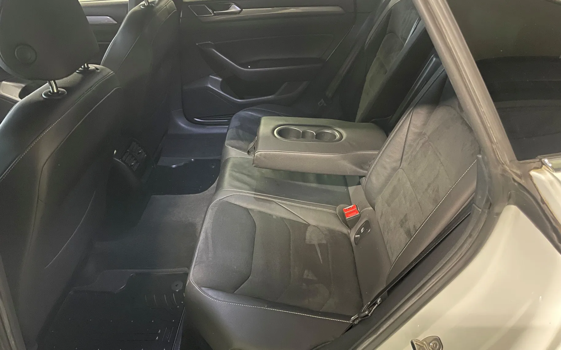 Zunanja slika - Volkswagen Arteon - 2.0 TDI BMT R-Line DSG LED.NAVI.ACC.KAMERA360 - 48