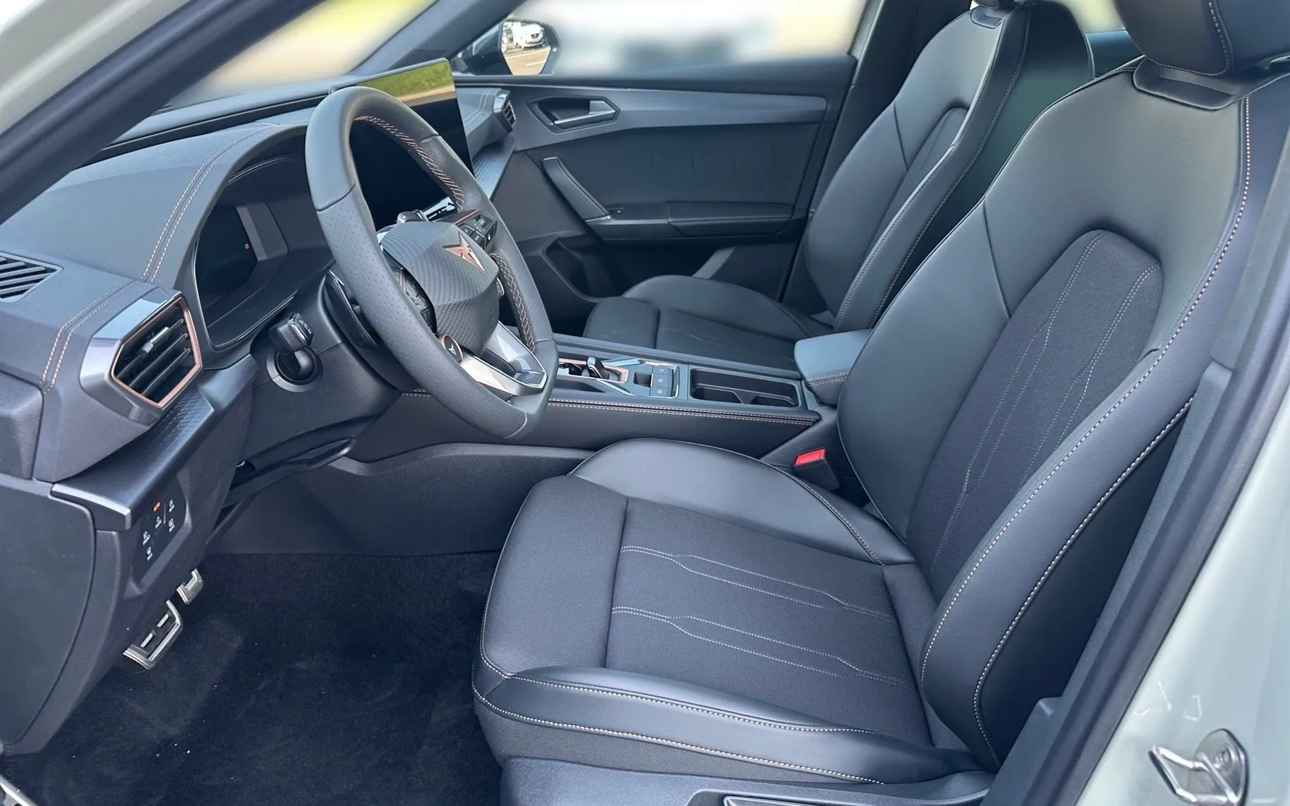 Notranja slika - Cupra Leon - ST 1.5 eTSI DSG - 7