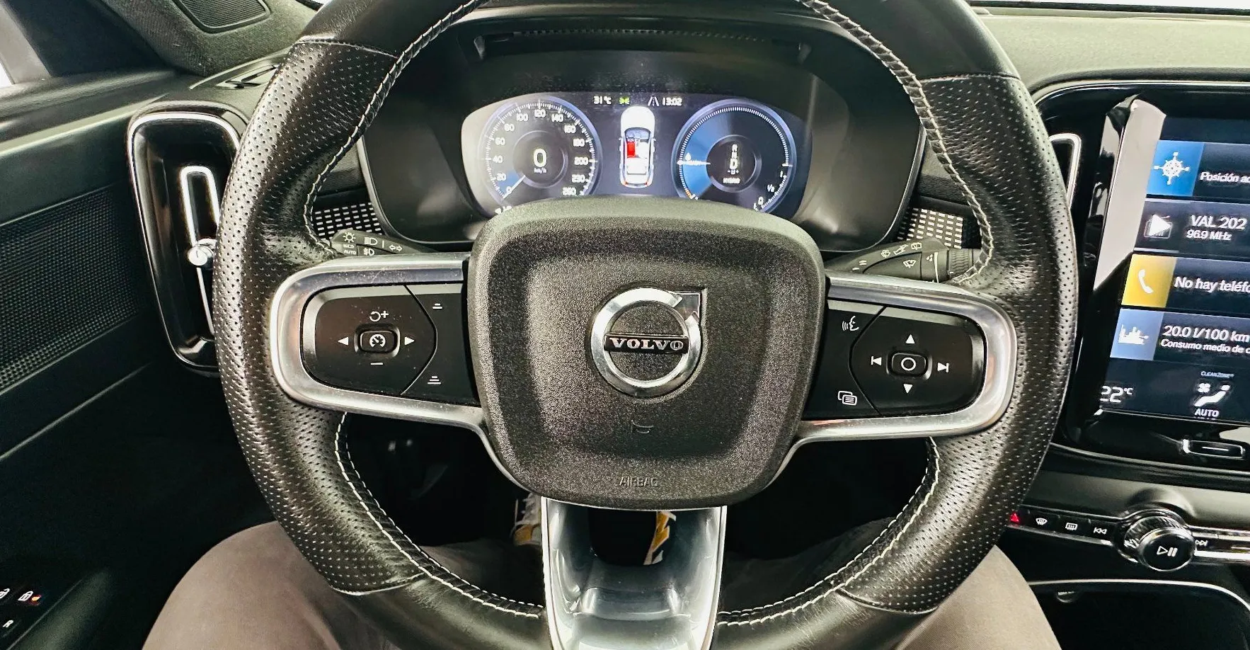 Zunanja slika - Volvo XC40 - T5 Recharge Twin Engine R-Design Avt.KAMERA.LED - 6