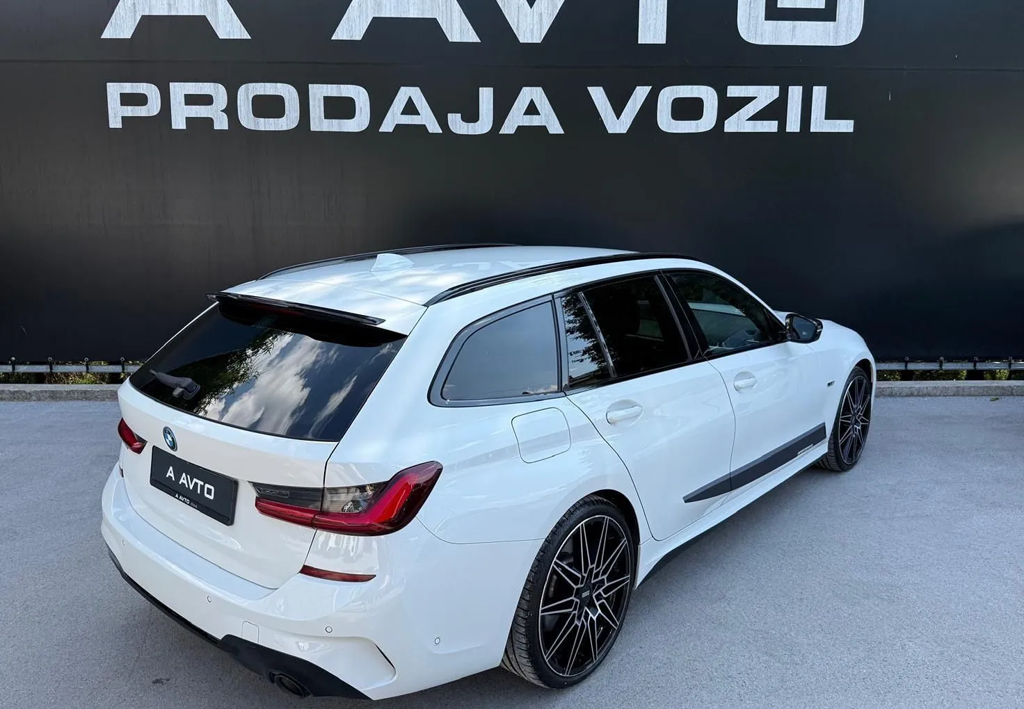 Zunanja slika - BMW Serija 3 - Touring: 320E MSPORT PERFORMANCE-20COL-KAMERA - 6