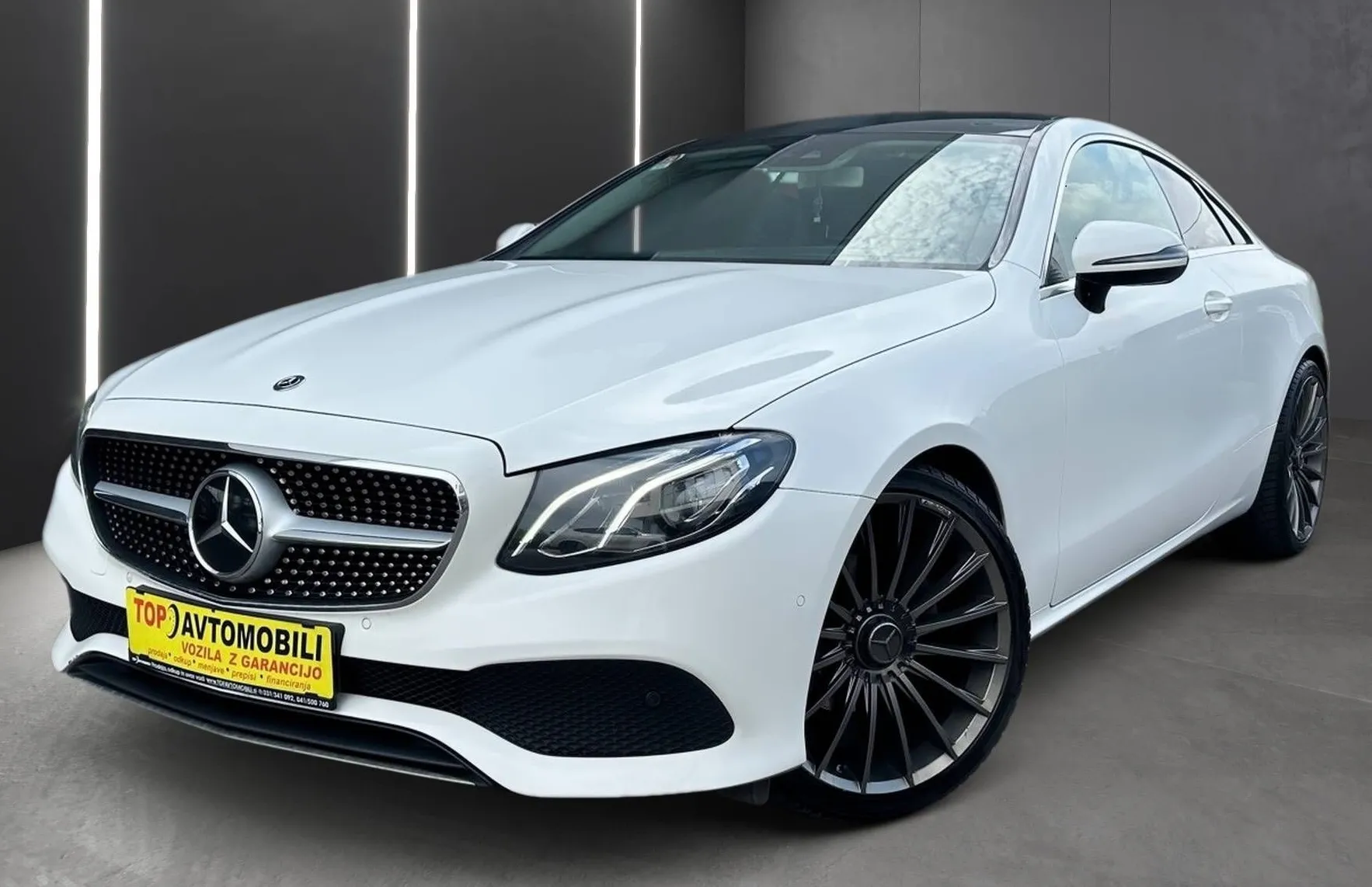 Zunanja slika - Mercedes-Benz E-Razred - COUPE 200 20COL AMG LED NAVI PDC TEM KAMERA TOP - 1