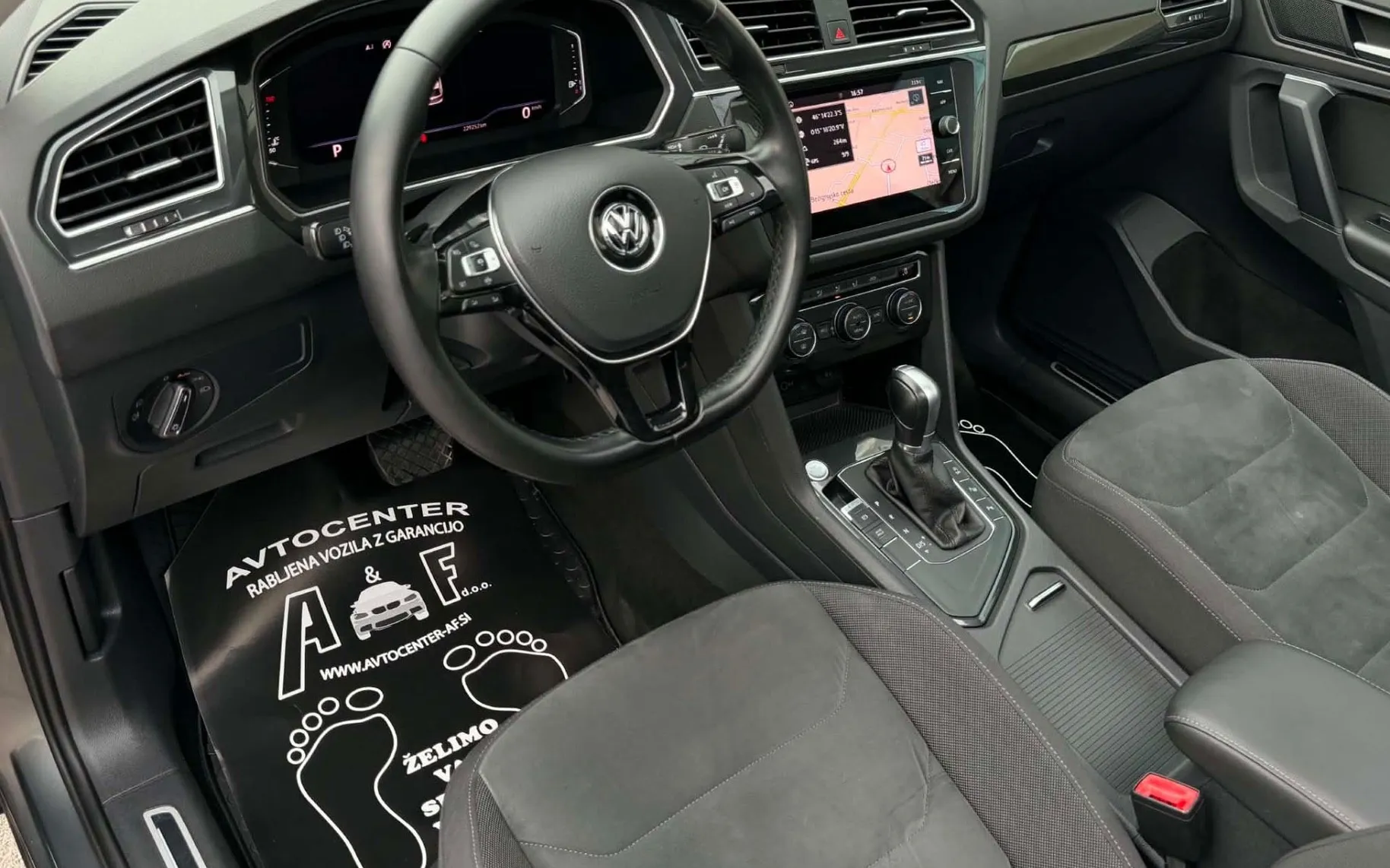 Notranja slika - VW Tiguan - 2.0TDI-DSG-H LINE-VIRTUAL-PANORAMA-LIZING ZA TUJ - 8