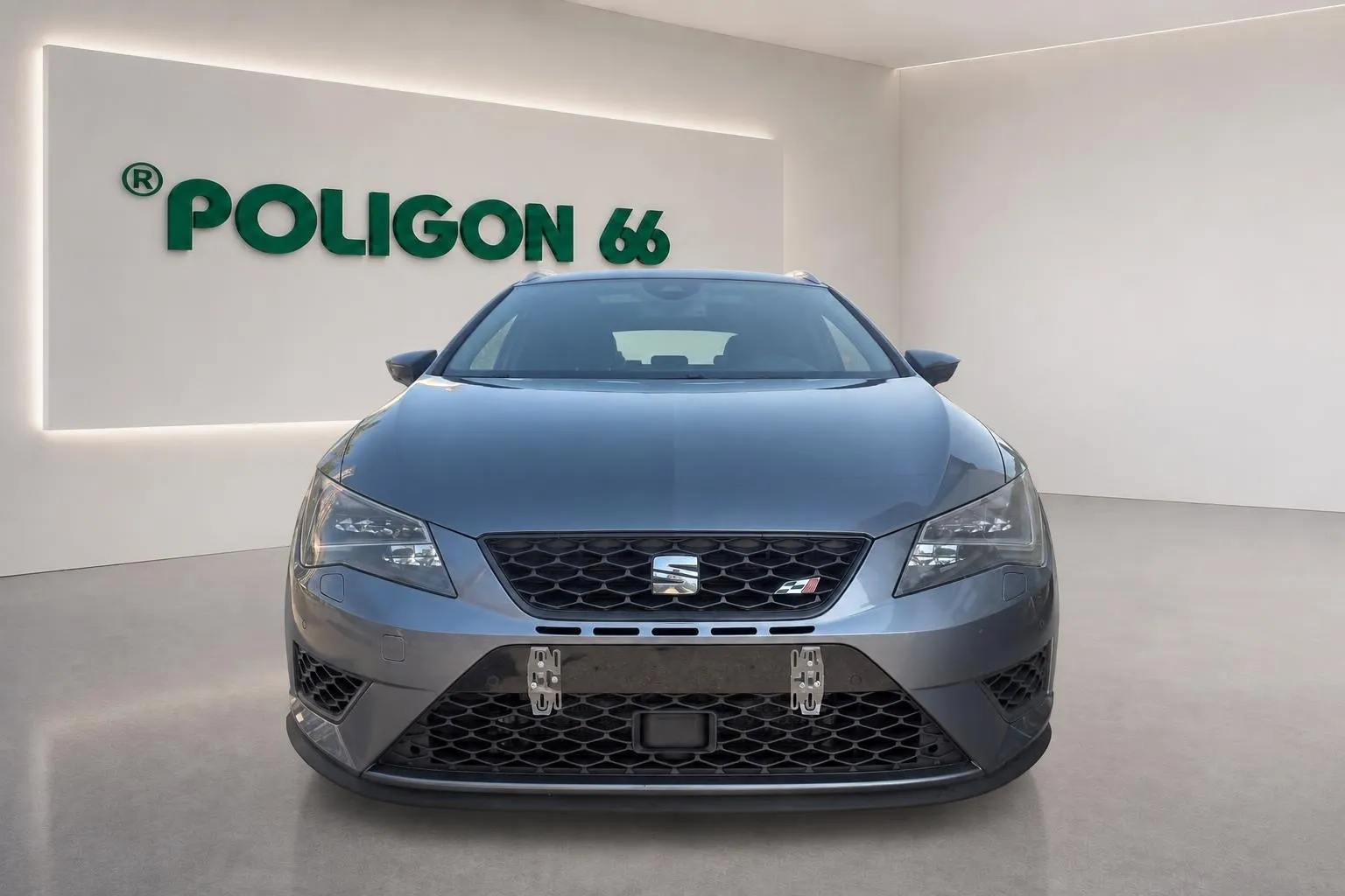 Notranja slika - Seat Leon - ST 2.0 TSI Cupra DSG-PERFORMANCE PAKET-SLOV AVTO - 8