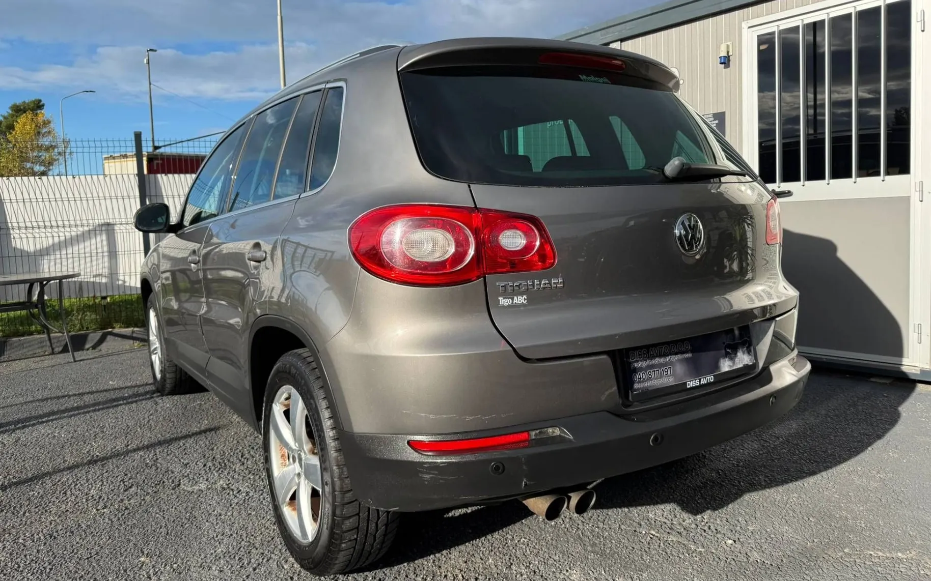 Zunanja slika - Volkswagen Tiguan - 2.0 TDI 4MOTION DSG Sport 1.LASTNIK KUP. V SLO - 4