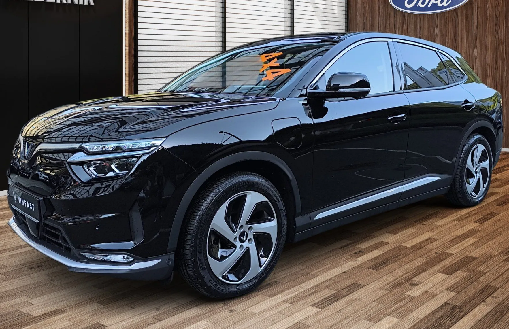 Zunanja slika - Vinfast VF8 - 87.7 kWh AWD ECO-350PS AWD-ZALOGA-POLNILNICA - 1