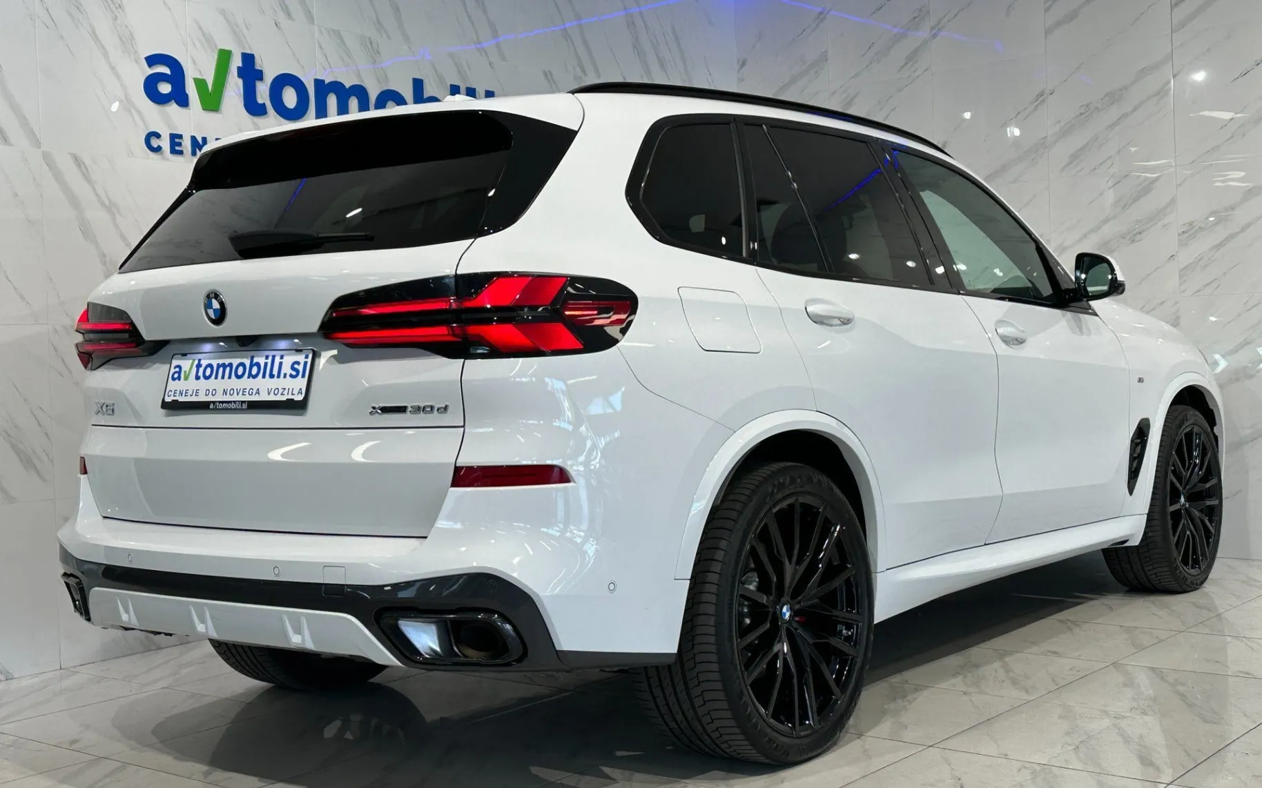 Zunanja slika - BMW serija X5: - xDrive30d|M-Pro|R22|IconcG|Kljuka|HUD|Harman|360K. - 5