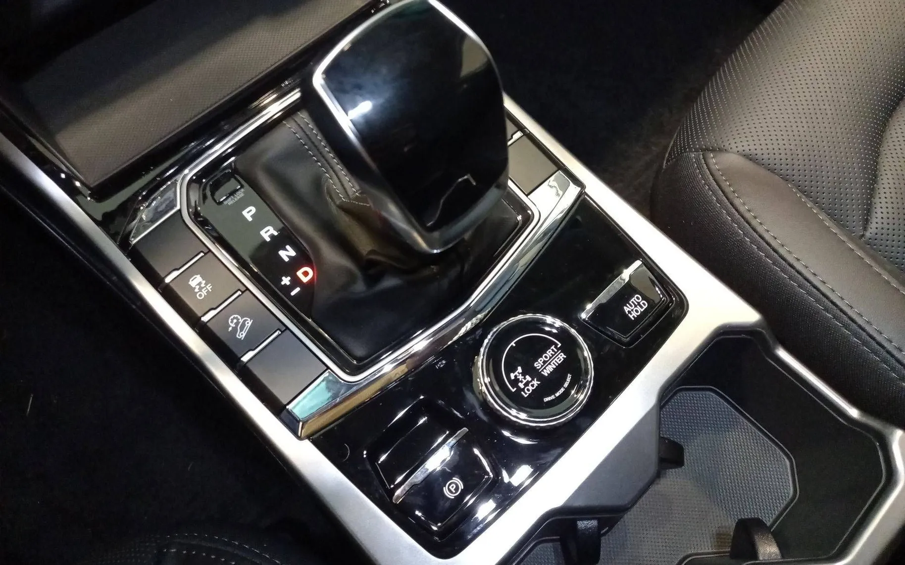 Notranja slika - SsangYong Korando - 1.5 T-GDi Style 4WD AT... - 23
