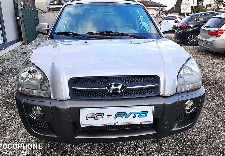 Zunanja slika - Hyundai Tucson - 2.0 CRDI 4WD-ALU-KLJUKA-AVT.KLIMA-ODLIČEN - 2