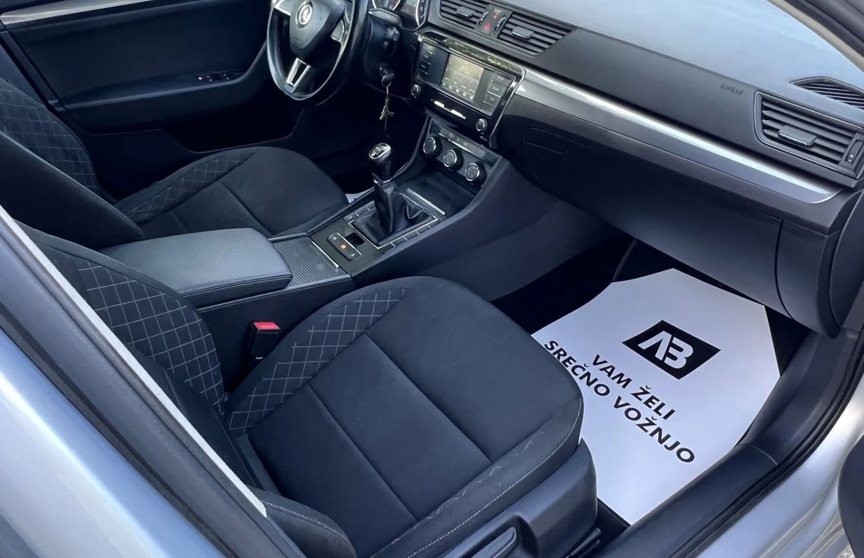 Zunanja slika - Škoda Superb - 2.0 TDI+ALU+TEMP+USB - 15