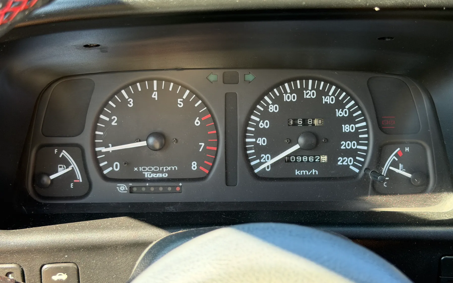 Notranja slika - Hyundai S-Coupé - 1.5 Turbo - 7